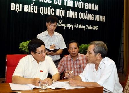 Le vice-PM Pham Binh Minh rencontre des électeurs de Quang Ninh